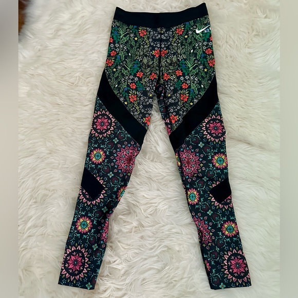 Nike x Riccardo Tisci Kaleidoscope Floral Leggings As Seen on Daisy Ridley - Picture 4 of 8